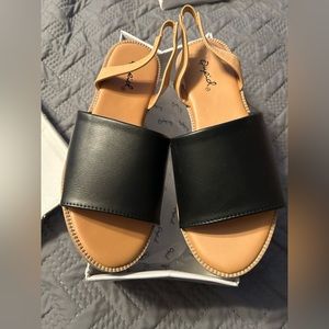 Qupid black & beige sandals. Size 5 1/2. NIB